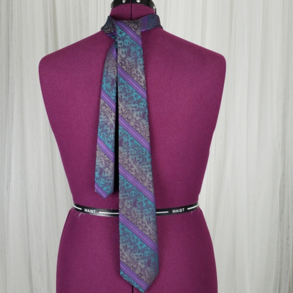 Pacorabanne Paris vintage paisley mens tie 54"